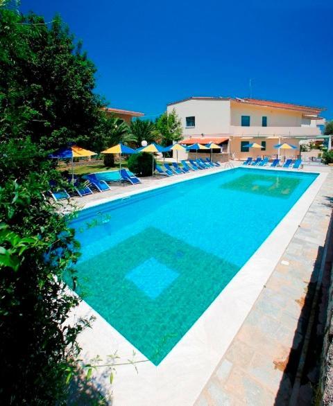 Kyveli Hotel Apartments ヴロンダトス エクステリア 写真