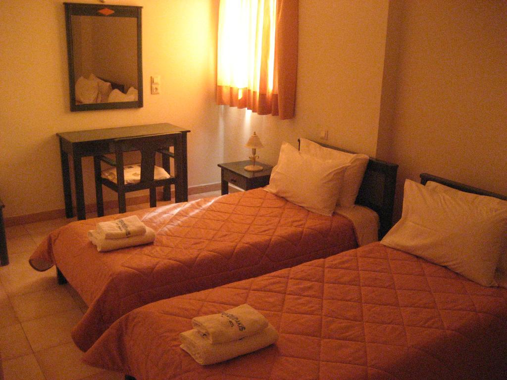 Kyveli Hotel Apartments ヴロンダトス エクステリア 写真