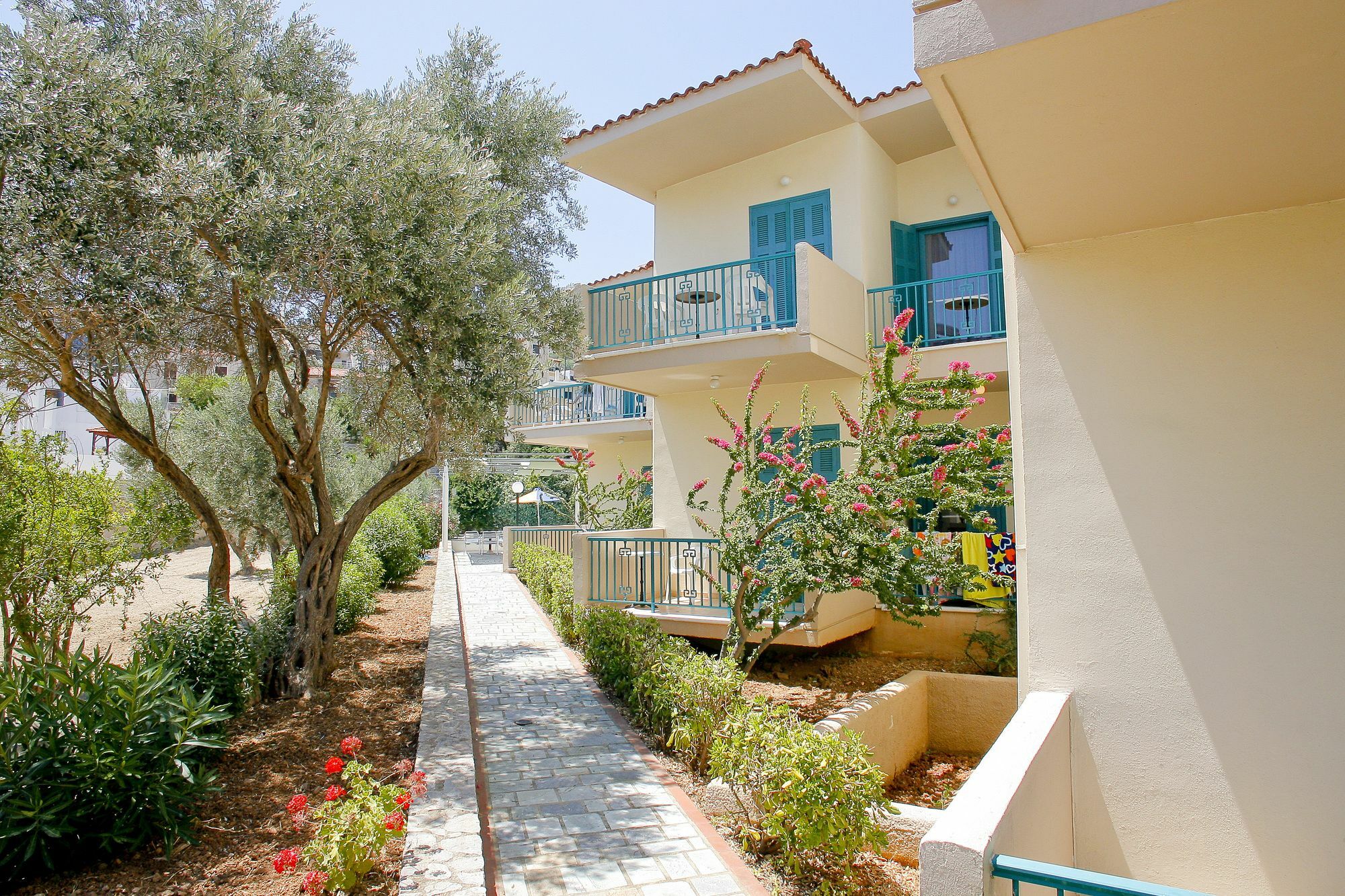 Kyveli Hotel Apartments ヴロンダトス エクステリア 写真