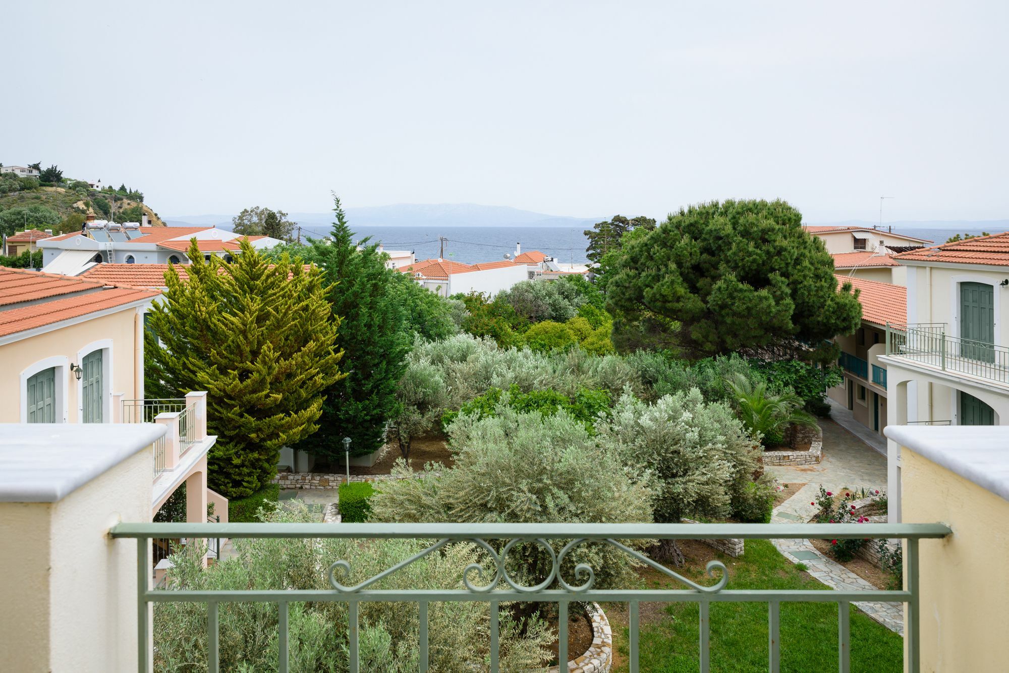 Kyveli Hotel Apartments ヴロンダトス エクステリア 写真