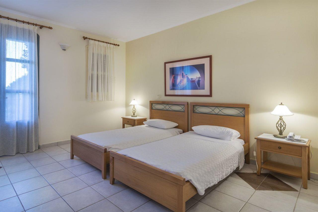 Kyveli Hotel Apartments ヴロンダトス エクステリア 写真